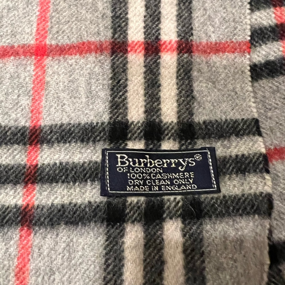 Authentic Burberrys nova check scarf - Picture 3 of 6